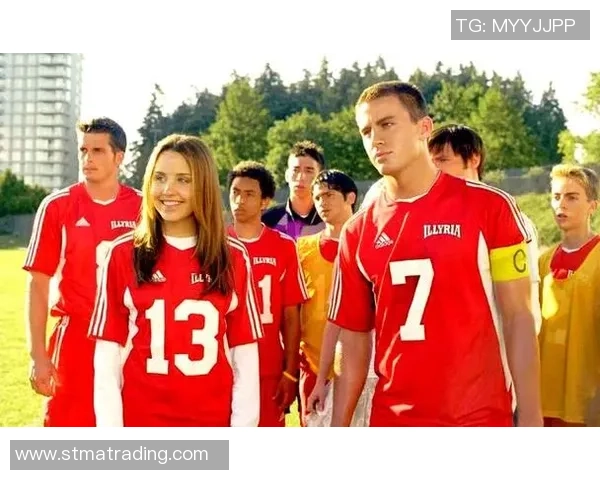 波兰足球天才领袖:从绿茵场到全球瞩目的帅气明星之路 波兰足球天才领袖:从绿茵场到全球瞩目的帅气明星之路